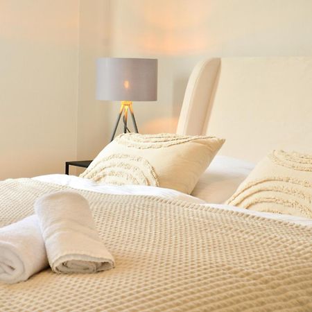 Milpau Bottrop 2 - Modernes Und Zentrales Premium-Apartment Fuer 4 Personen Mit Queensize-Bett Und Einzelbetten - Netflix, Nespresso Und Smart-Tv Extérieur photo
