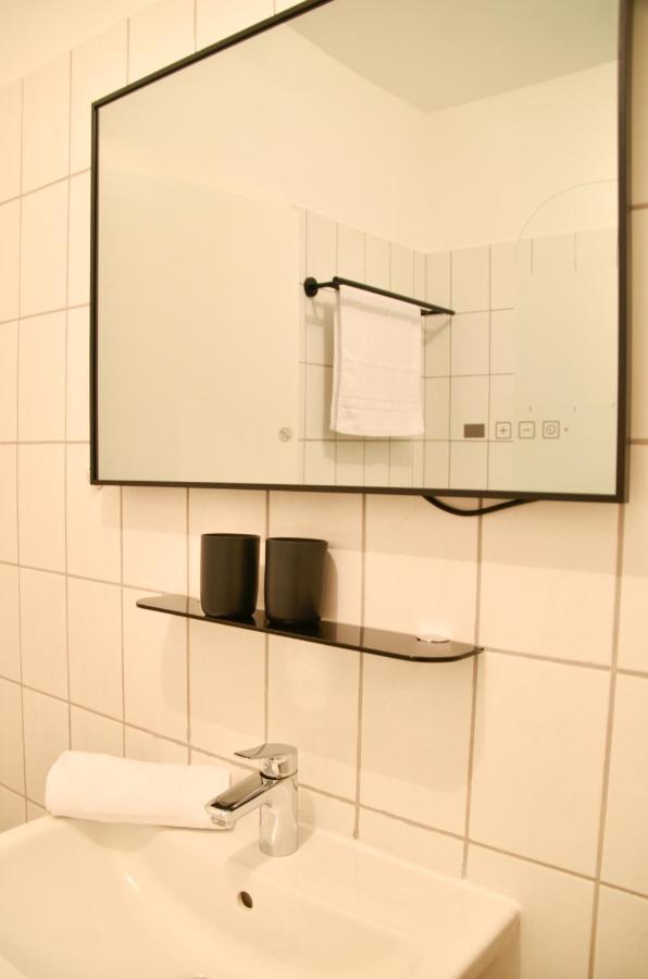 Milpau Bottrop 2 - Modernes Und Zentrales Premium-Apartment Fuer 4 Personen Mit Queensize-Bett Und Einzelbetten - Netflix, Nespresso Und Smart-Tv Extérieur photo